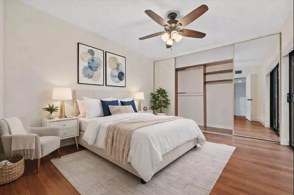 Davie, FL 33324,9156 SW 23rd St #D