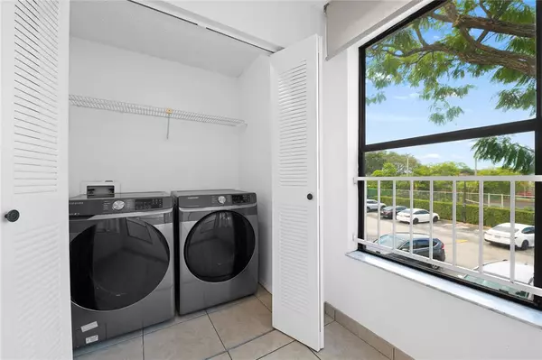 Davie, FL 33328,2906 S University Drive #10204