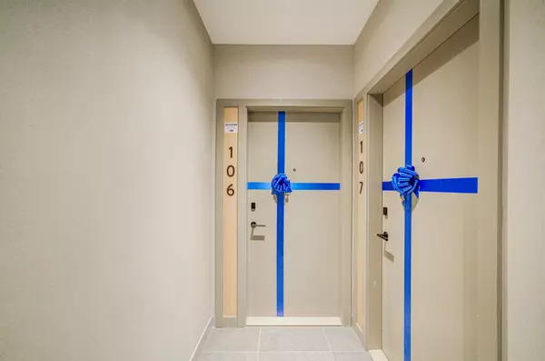 Milton, ON L9E 2B4,750 Whitlock AVE #106