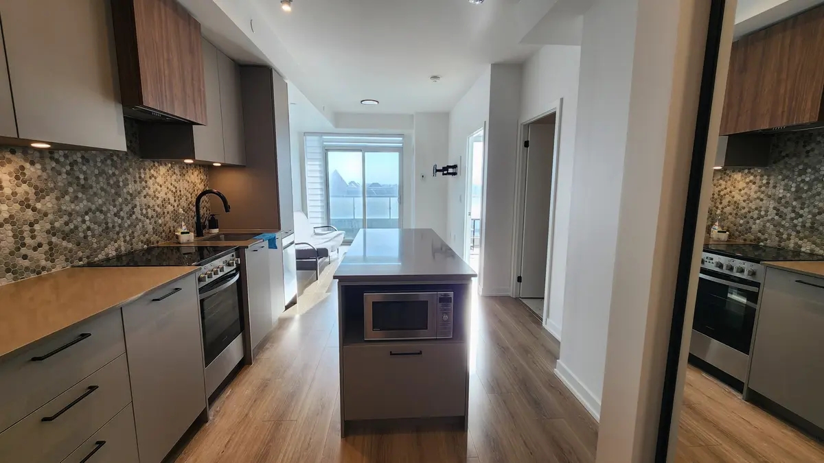 Brampton, ON L7A 5L3,10 Lagerfeld DR #212