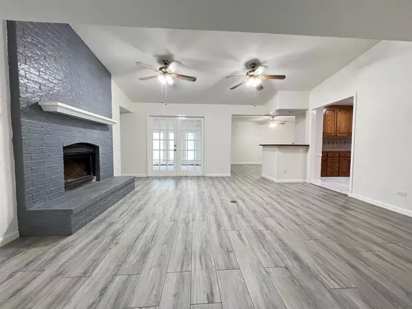 Grand Prairie, TX 75052,509 Chestnut Drive