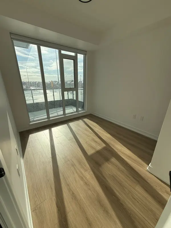 Brampton, ON L7A 5L3,10 Lagerfeld DR #212