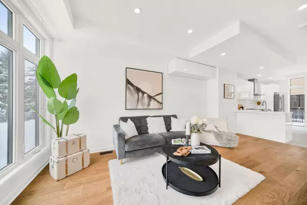 Parkway Park - Queensway Terrace S And Area, ON K2H 0C5,344 Foliage Private