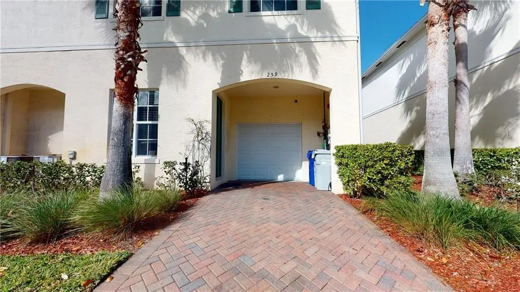 Pompano Beach, FL 33060,259 SW 7th St #259