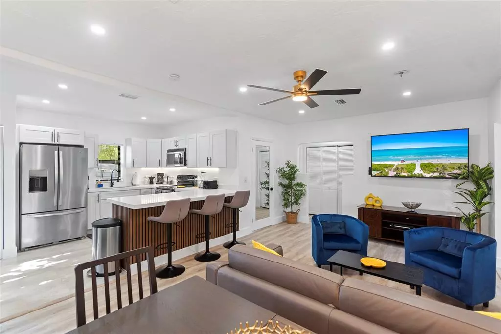 Oakland Park, FL 33334,719 NE 36th St