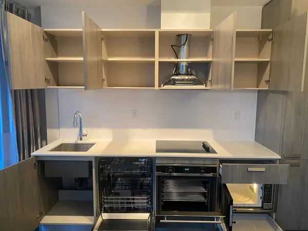 Toronto C08, ON M4Y 1T1,50 Charles ST E #2903