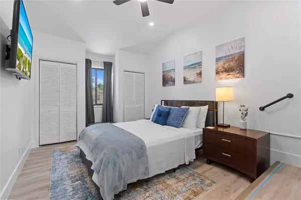 Oakland Park, FL 33334,719 NE 36th St