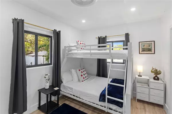 Oakland Park, FL 33334,719 NE 36th St