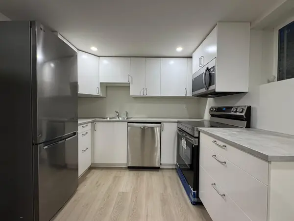 Aurora, ON L4G 2K5,52 Nisbet DR ##2BedBsmnt