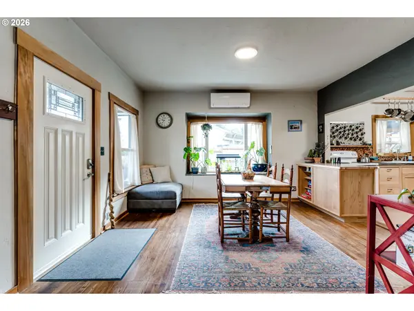 104 HOLEMAN AVE, Eugene, OR 97404