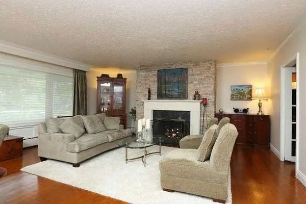 Ajax, ON L1T 2Y8,26 Sherwood RD E