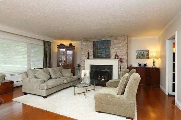 Ajax, ON L1T 2Y8,26 Sherwood RD E