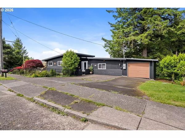404 CHINOOK AVE, Astoria, OR 97103