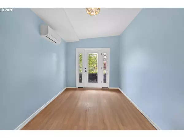 Astoria, OR 97103,404 CHINOOK AVE