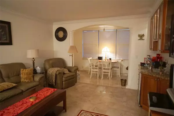 Lauderdale Lakes, FL 33311,2851 Somerset Dr #103