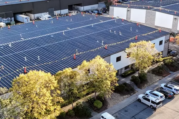 Pequannock Twp., NJ 07444,230 W Parkway, Unit 8