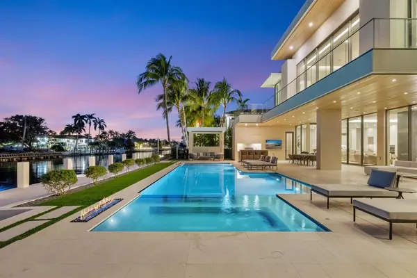 2560 Del Lago Dr, Fort Lauderdale, FL 33316