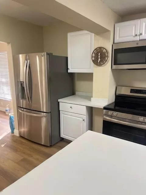 Dania Beach, FL 33004,734 SW 8th St