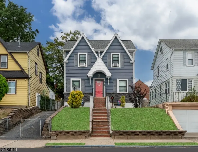 276 E 26Th St, Paterson City, NJ 07514