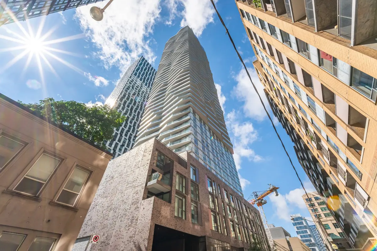 100 Dalhousie ST #904, Toronto C08, ON M5B 0C7