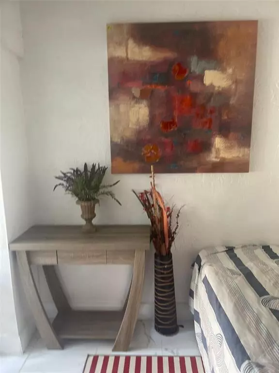 Pembroke Pines, FL 33023,408 SW 68th Ave