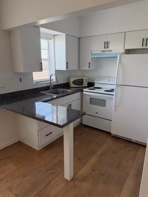 Hollywood, FL 33020,2420 Johnson St #301