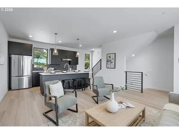 7306 SW 13th DR, Portland, OR 97239