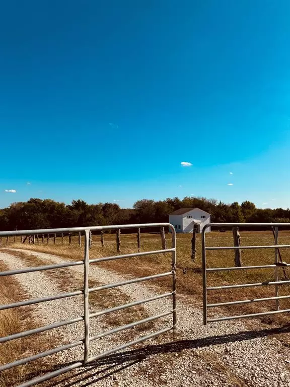 Trenton, TX 75490,497 County Road 4642