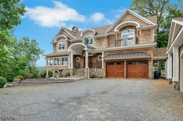 656 Lakeside Ave, Hopatcong Boro, NJ 07821