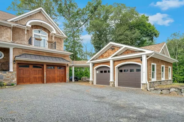 Hopatcong Boro, NJ 07821,656 Lakeside Ave