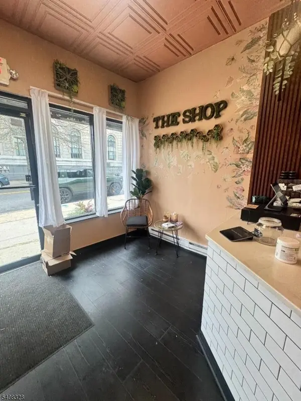 7 2nd Avenue, Newark City, NJ 07104