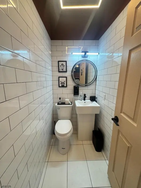 7 2nd Avenue, Newark City, NJ 07104