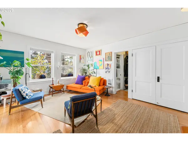 20 NW 16TH AVE #215, Portland, OR 97209