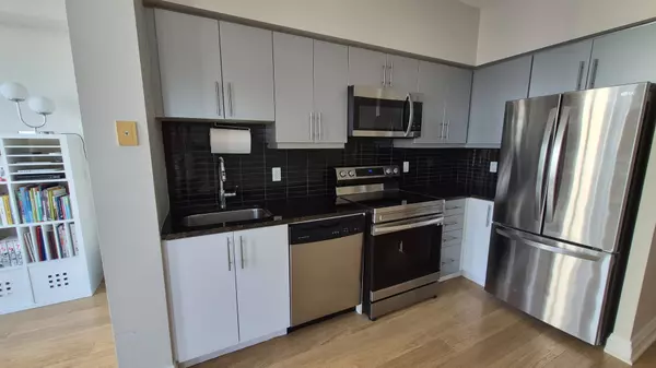 Toronto C10, ON M4S 0A2,83 Redpath AVE #703