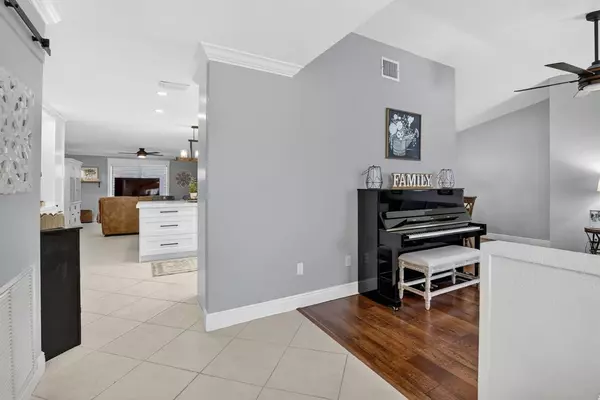 Cooper City, FL 33330,11611 SW 52nd St