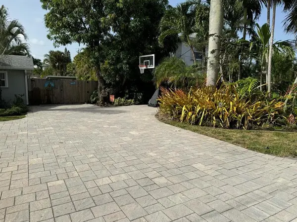 Oakland Park, FL 33334,1509 NE 35th St