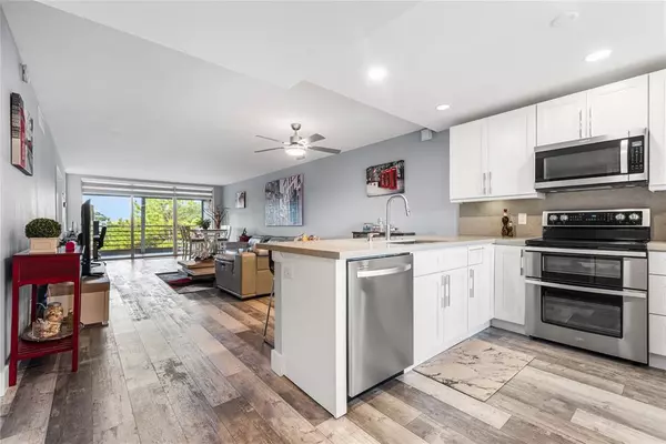 535 Oaks Dr #404, Pompano Beach, FL 33069