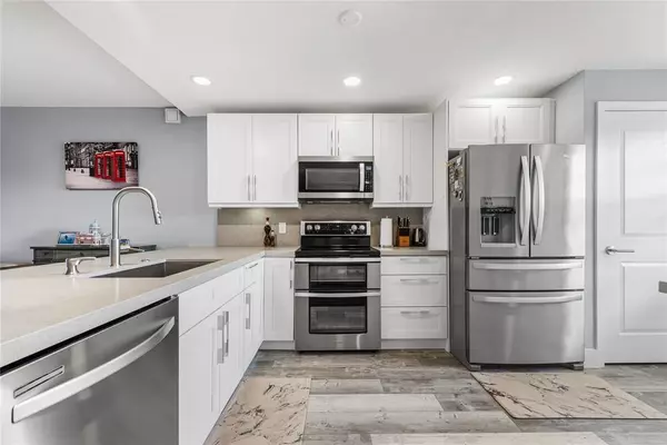 Pompano Beach, FL 33069,535 Oaks Dr #404