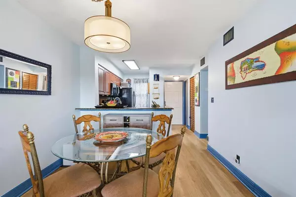 Pompano Beach, FL 33069,2108 S Cypress Bend Dr #504