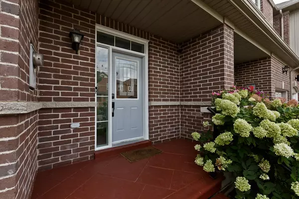 Milton, ON L9T 0J3,355 Hobbs CRES