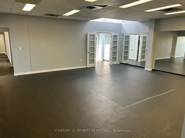 Oakville, ON L6K 3B6,323 Kerr ST #209