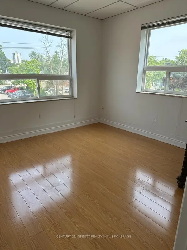 Oakville, ON L6K 3B6,323 Kerr ST #207