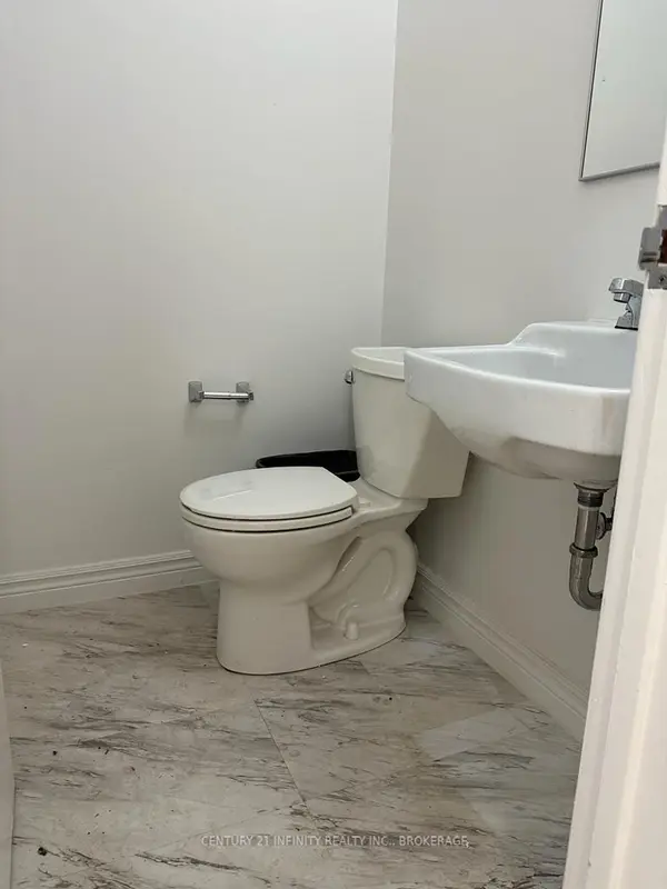 Oakville, ON L6K 3B6,323 Kerr ST #207