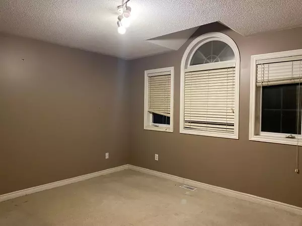 Brampton, ON L6X 4T7,120 Fletchers Creek BLVD