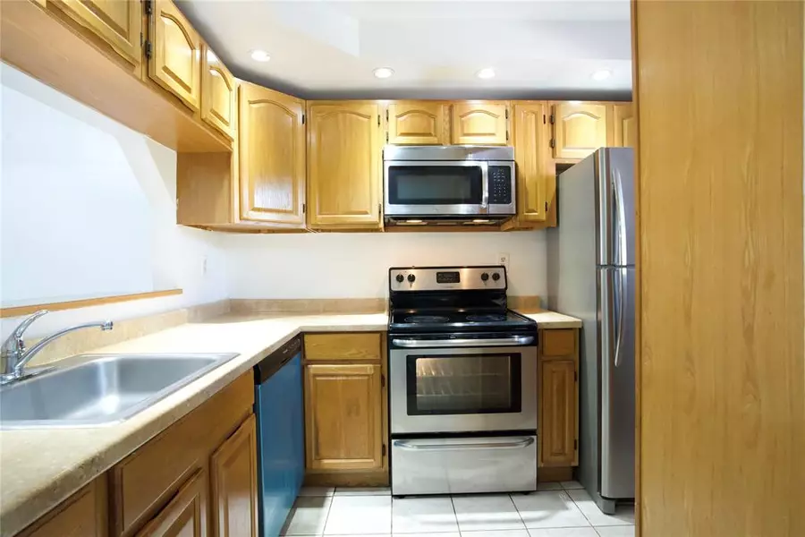 3400 Foxcroft Rd #310, Miramar, FL 33025