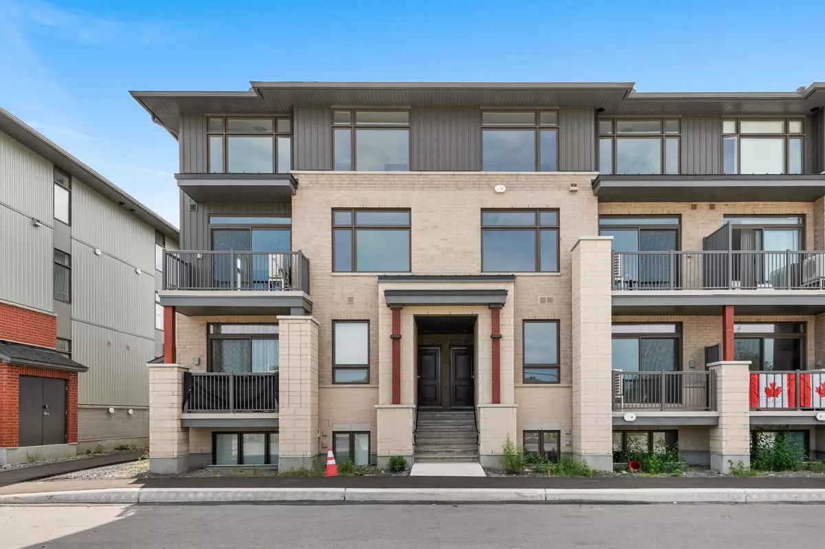 Barrhaven, ON K2J 4S3,1005 Silhouette Private