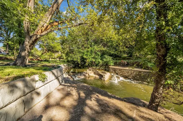 2972 Maydelle Lane, Farmers Branch, TX 75234