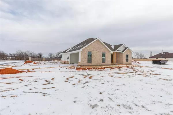 Clyde, TX 76510,801 Whispering Oaks