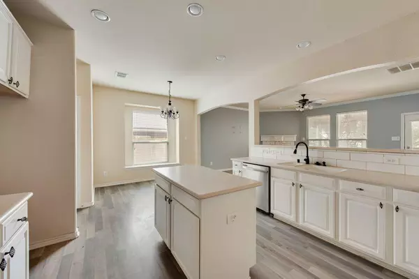 Burleson, TX 76028,851 Grant Street