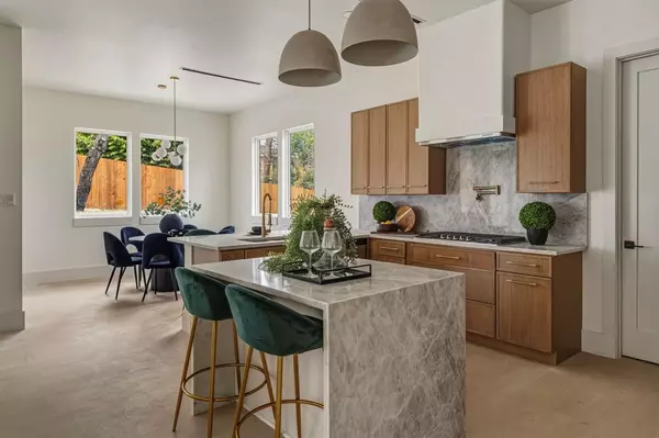 Dallas, TX 75224,917 Brookwood Drive